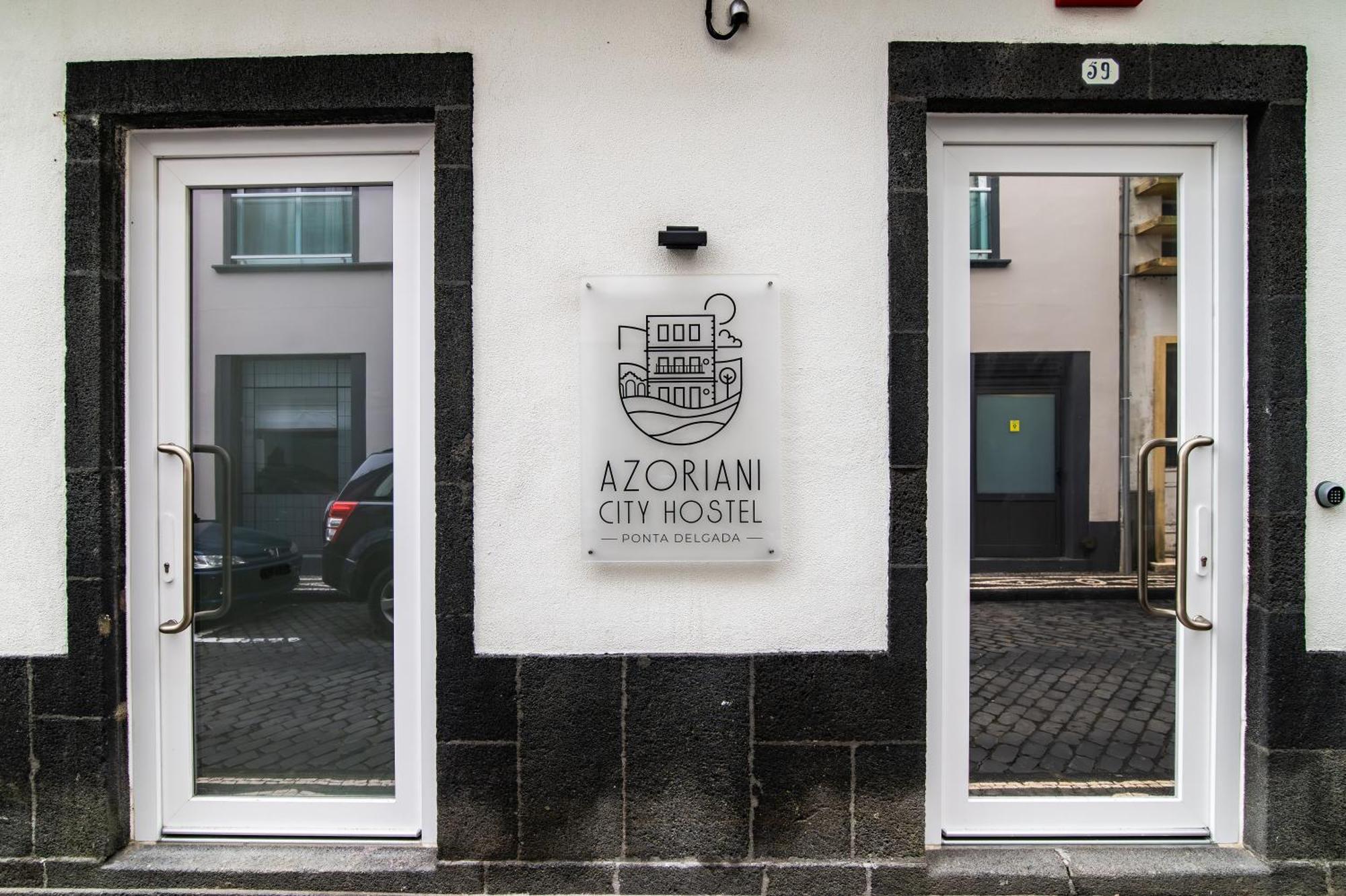 Azoriani City Hostel Ponta Delgada Bagian luar foto